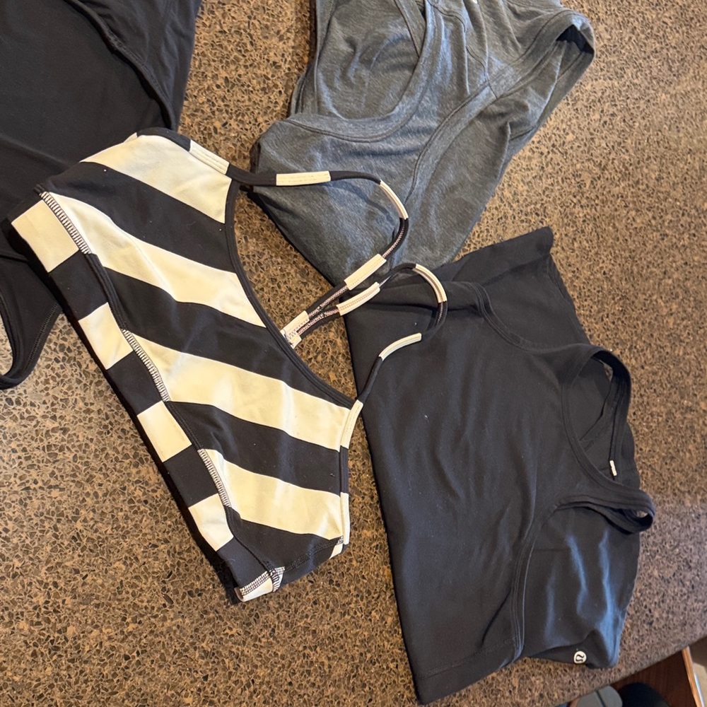 Set of 5 Lululemon Athletica Black and Gray Sports Tops - size smallish 4/6